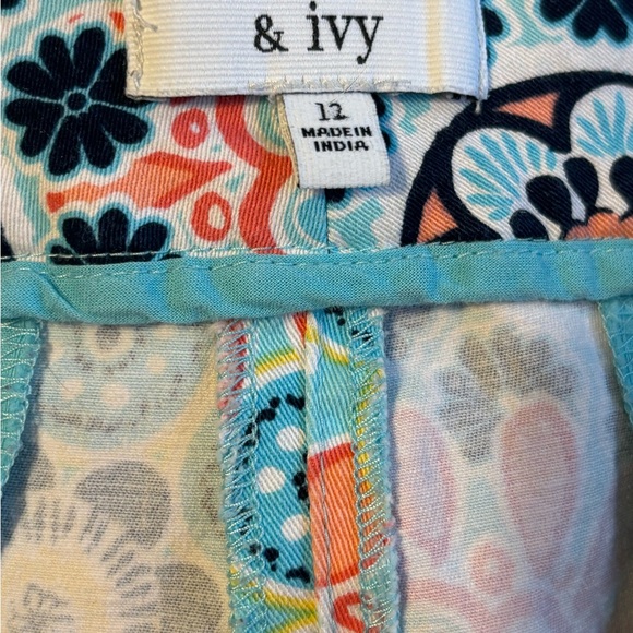 Crown & Ivy Printed Shorts - Picture 3 of 4